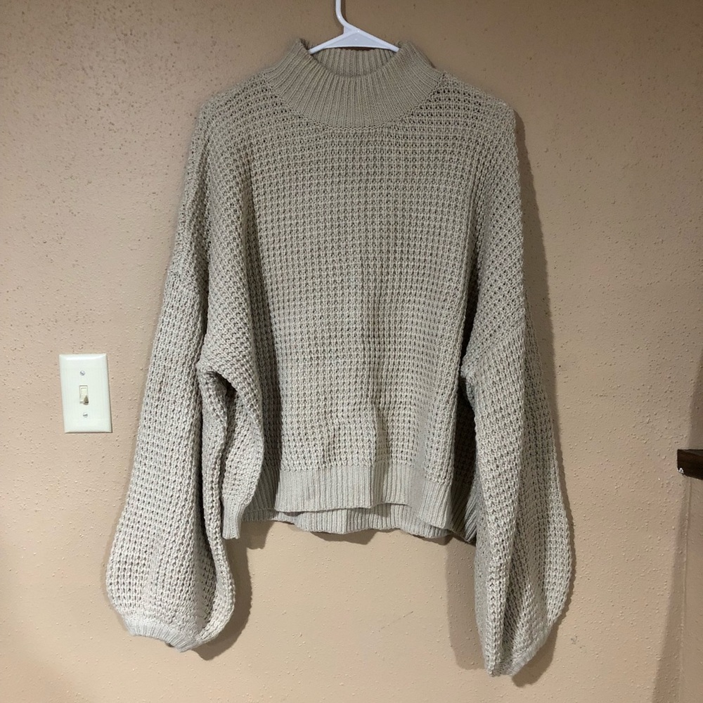 NWOT Balloon sleeve mock neck sweater Forever 21